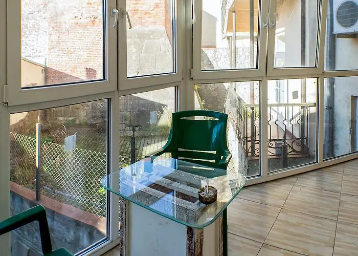 On Hutsulska світло 24 години Lviv