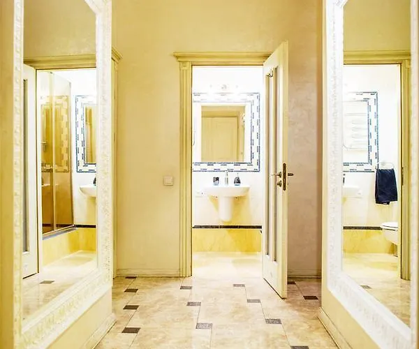 On Hutsulska з світлом *