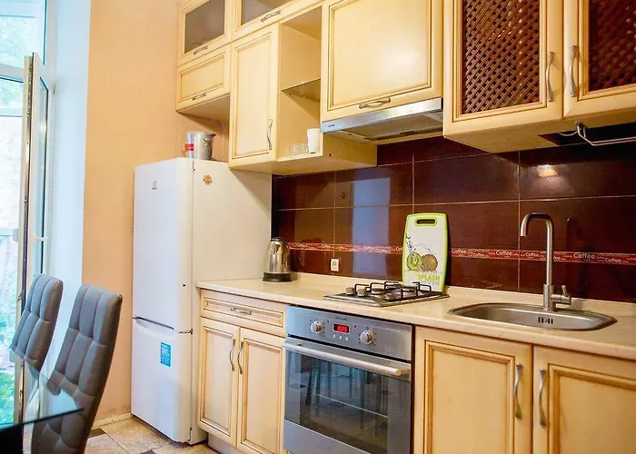 On Hutsulska світло 24 години 利沃夫