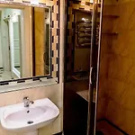 On Hutsulska світло 24 години Lviv