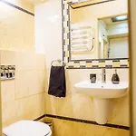 On Hutsulska світло 24 години Apartment