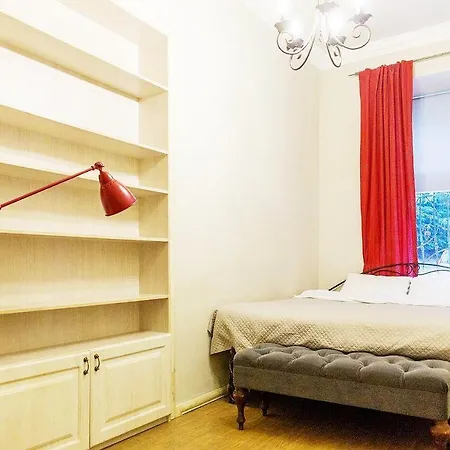 On Hutsulska світло 24 години Appartement Lviv