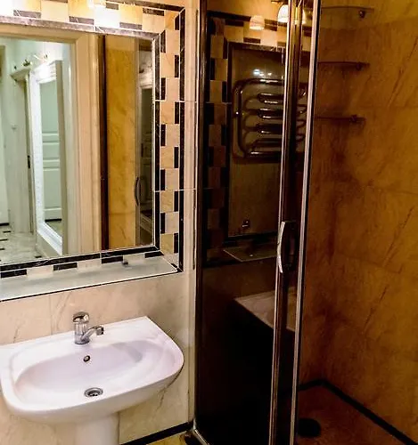 On Hutsulska світло 24 години Lviv