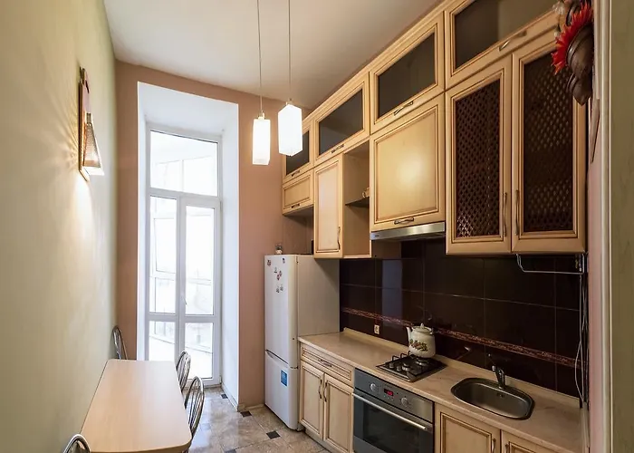 On Hutsulska світло 24 години * Lviv